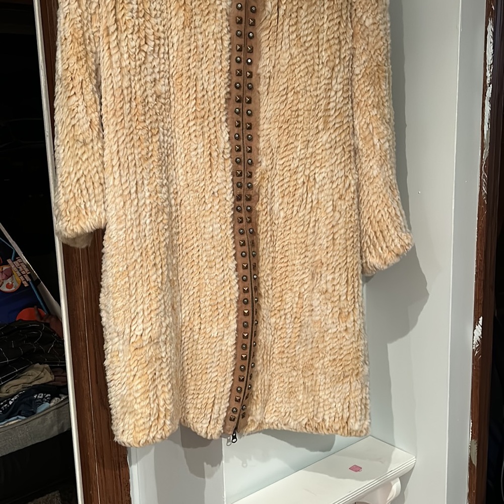 Fur coat - Picture 2 of 5